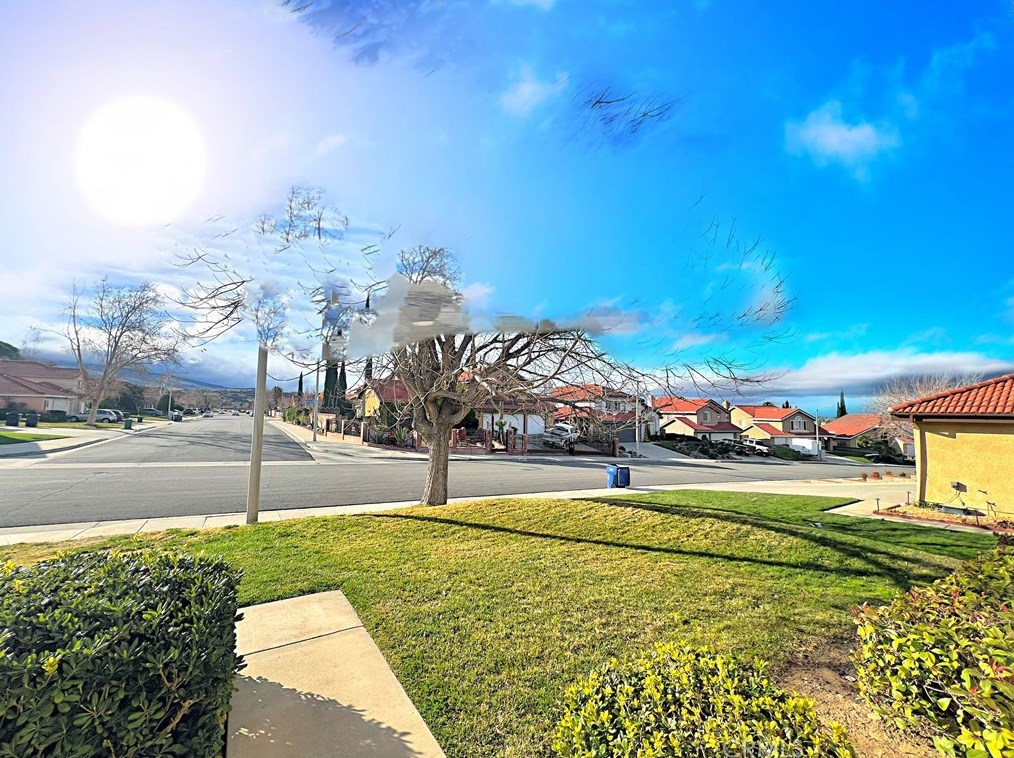 38808 Dianron Rd, Palmdale, CA 93551-3915