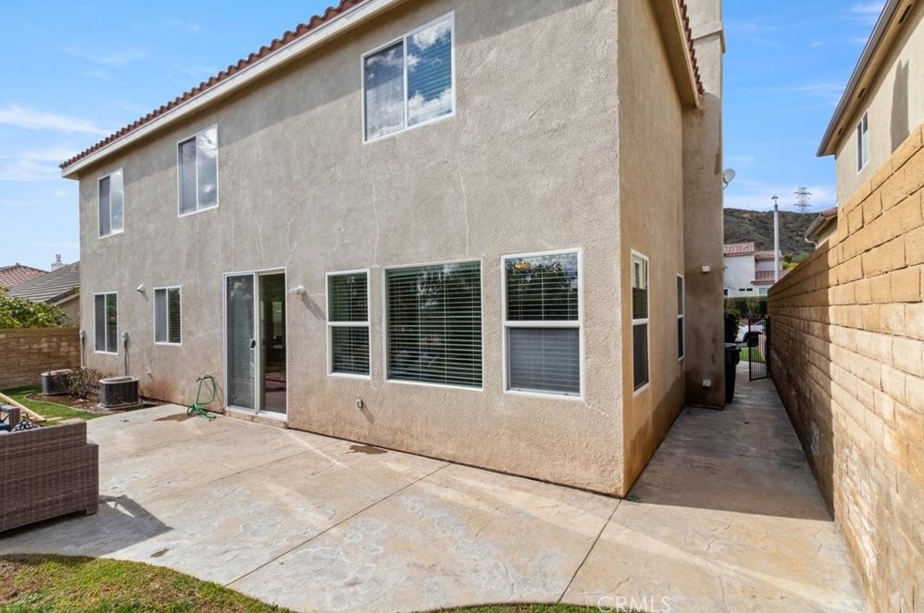 28544 Redwood Canyon Pl, Santa Clarita CA  91390-5726 exterior