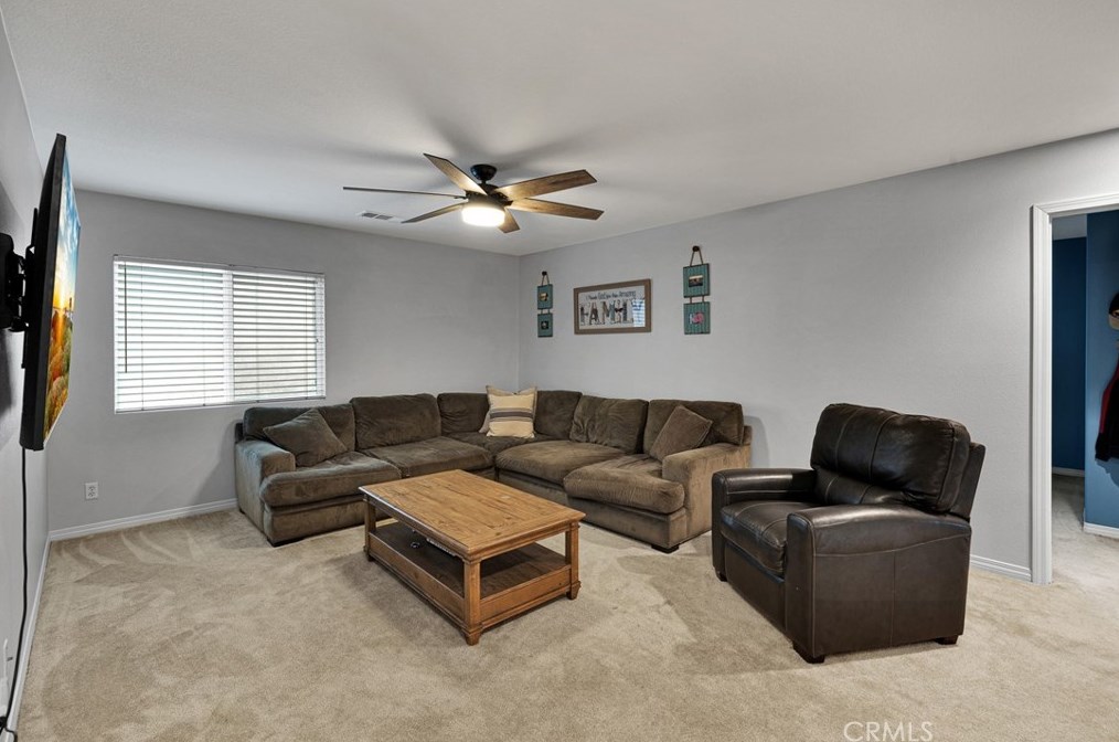 28544 Redwood Canyon Pl, Santa Clarita CA  91390-5726 exterior