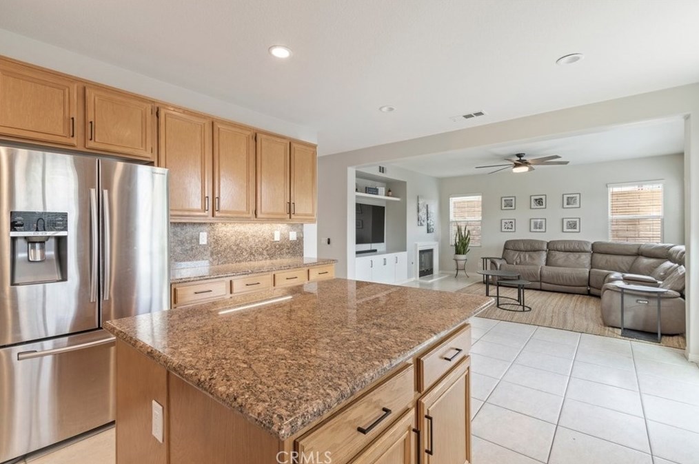 28544 Redwood Canyon Pl, Santa Clarita CA  91390-5726 exterior