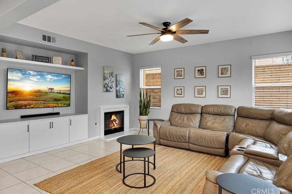 28544 Redwood Canyon Pl, Santa Clarita CA  91390-5726 exterior