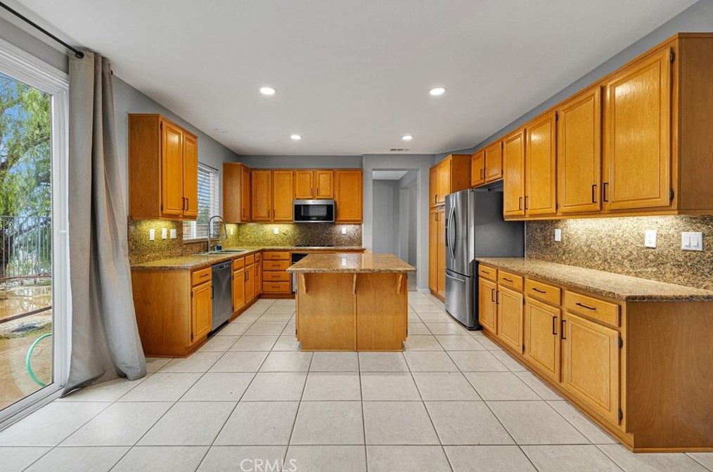28544 Redwood Canyon Pl, Santa Clarita CA  91390-5726 exterior