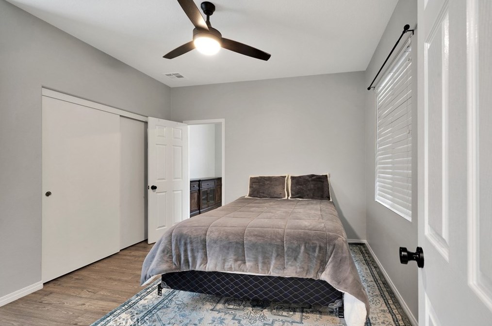 28544 Redwood Canyon Pl, Santa Clarita CA  91390-5726 exterior