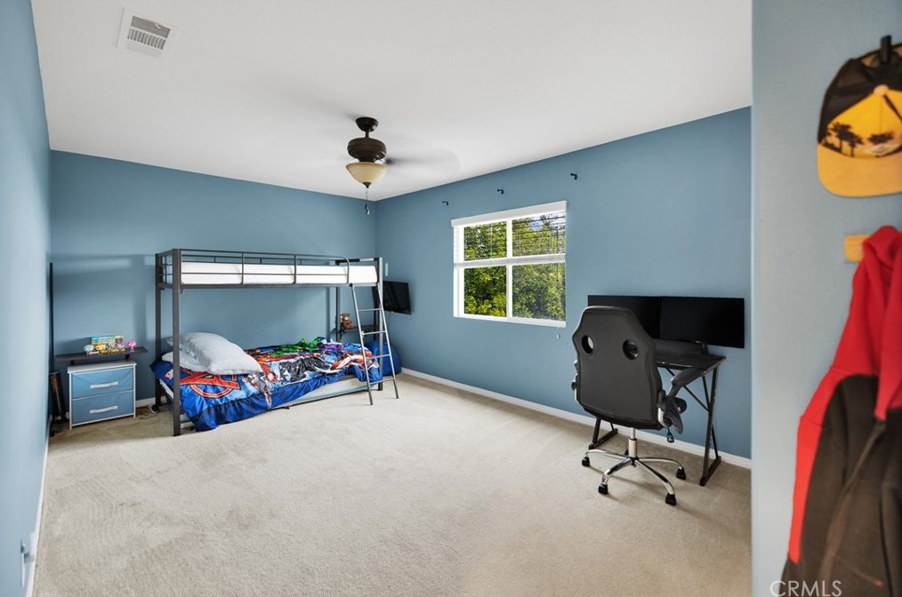 28544 Redwood Canyon Pl, Santa Clarita CA  91390-5726 exterior