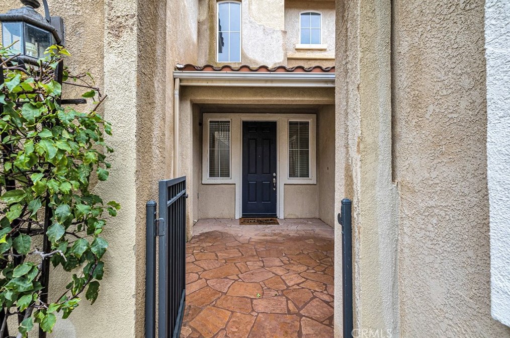 28544 Redwood Canyon Pl, Santa Clarita CA  91390-5726 exterior