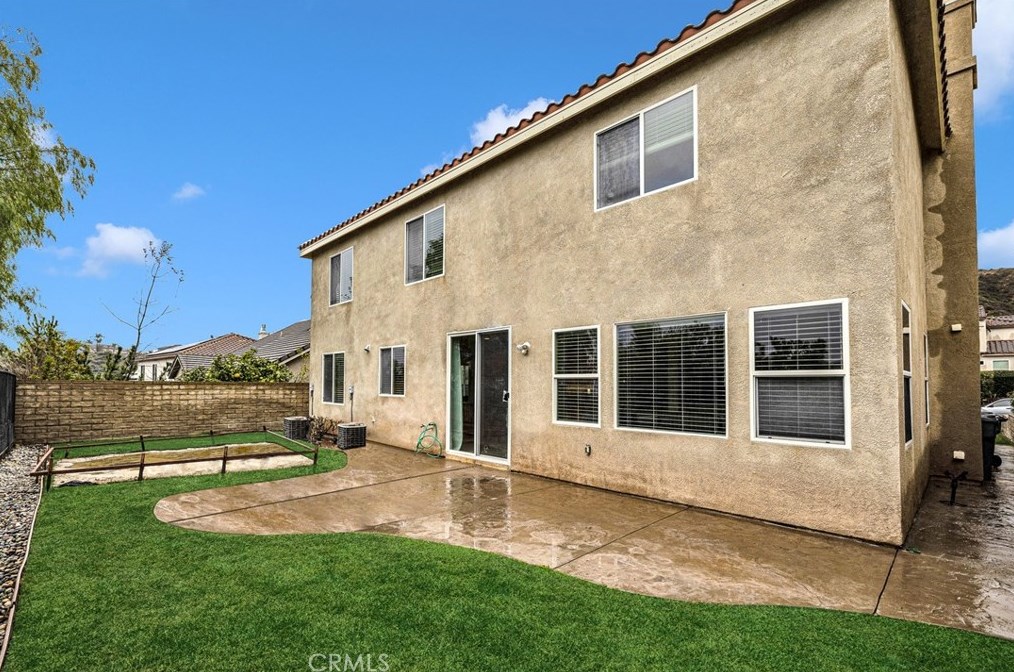 28544 Redwood Canyon Pl, Santa Clarita CA  91390-5726 exterior