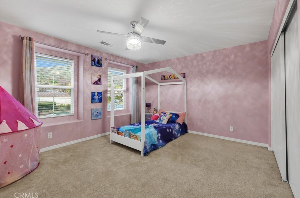 28544 Redwood Canyon Pl, Santa Clarita CA  91390-5726 exterior
