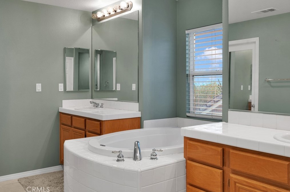 28544 Redwood Canyon Pl, Santa Clarita CA  91390-5726 exterior