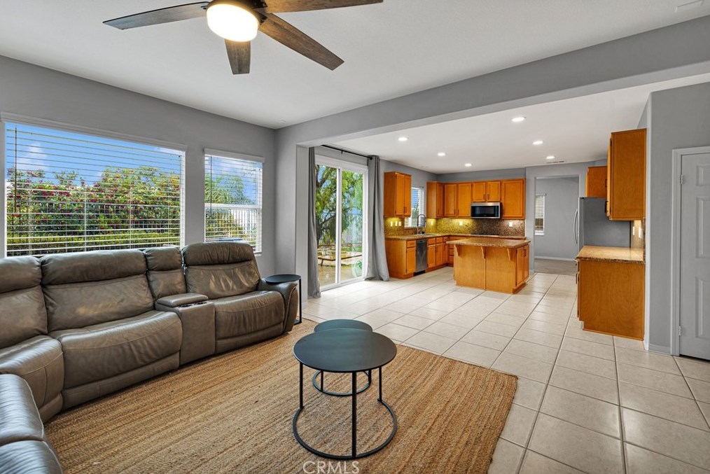 28544 Redwood Canyon Pl, Santa Clarita CA  91390-5726 exterior