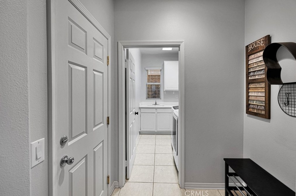 28544 Redwood Canyon Pl, Santa Clarita CA  91390-5726 exterior