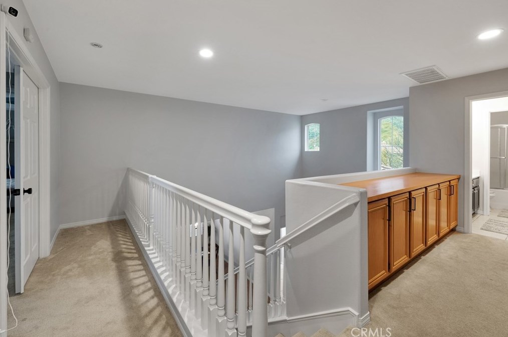28544 Redwood Canyon Pl, Santa Clarita CA  91390-5726 exterior