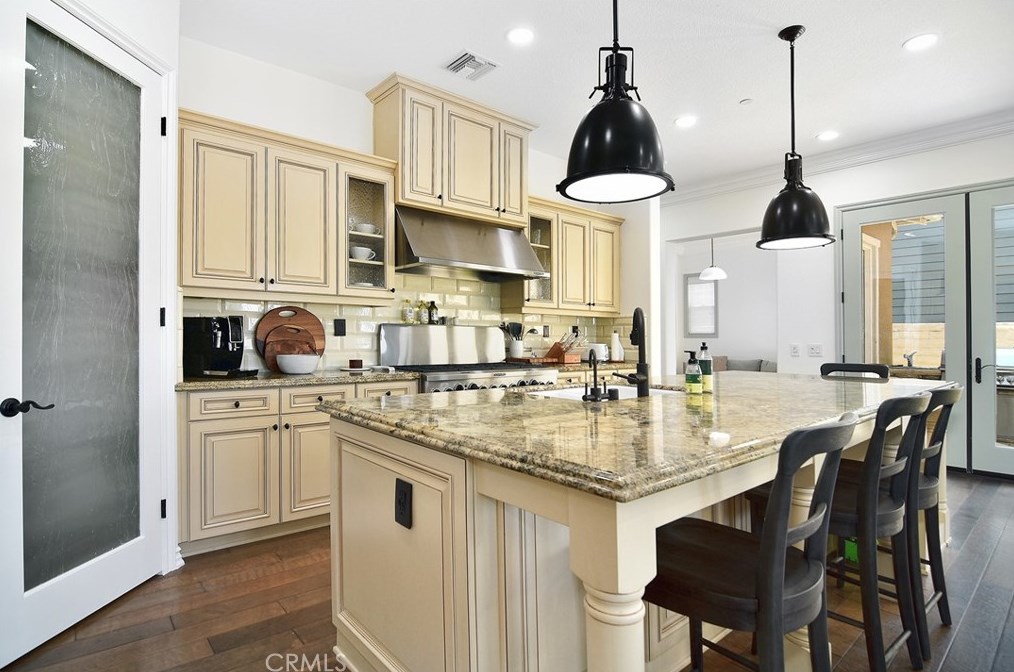 4011 Adriatic St, Oxnard CA  93035-1424 exterior