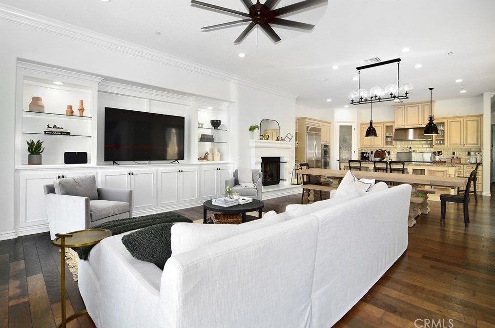 4011 Adriatic St, Oxnard CA  93035-1424 exterior