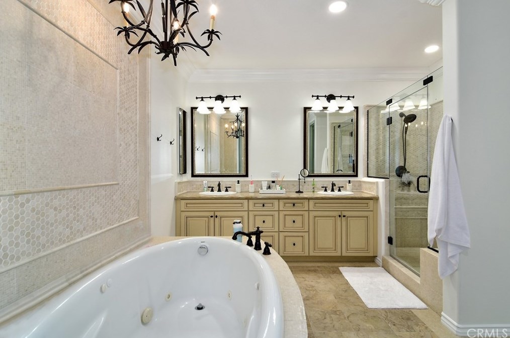 4011 Adriatic St, Oxnard CA  93035-1424 exterior