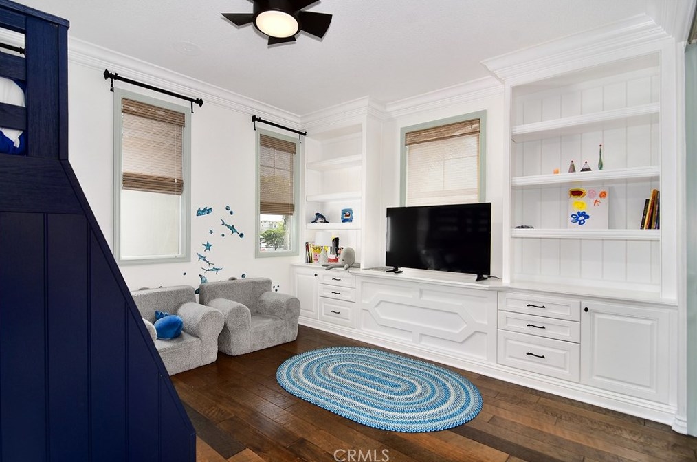 4011 Adriatic St, Oxnard CA  93035-1424 exterior