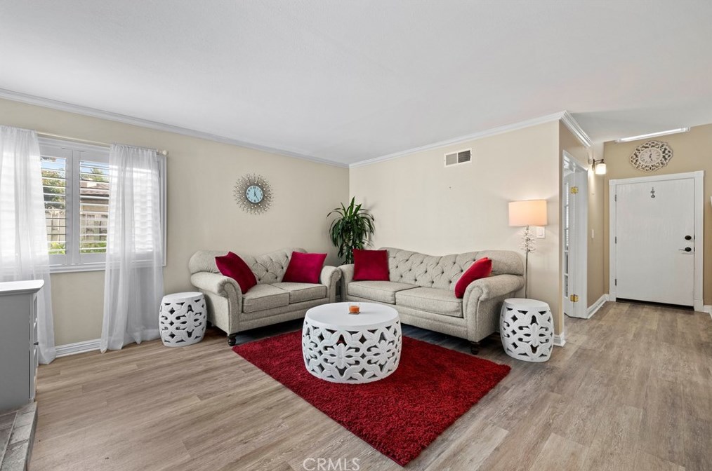 16901 Highfalls St, Santa Clarita, CA 91387-3204