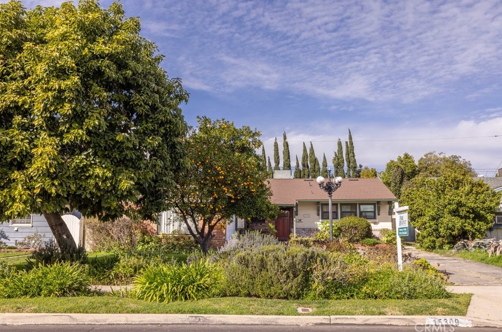 15309 Germain St, San Fernando, CA 91345-2017