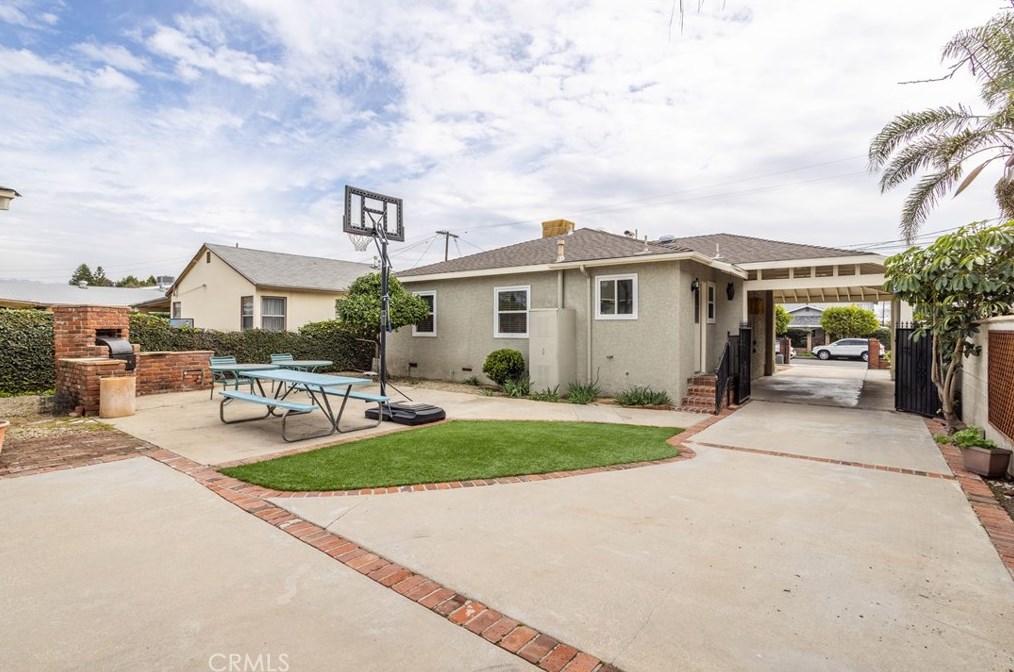 13167 Glamis St, Los Angeles CA  91331-3241 exterior