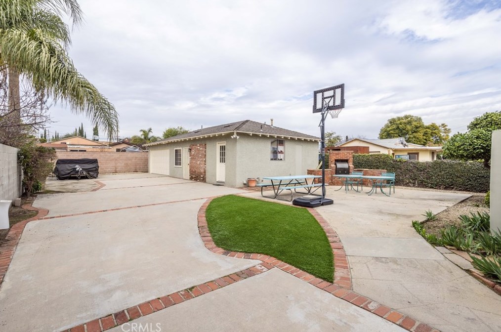 13167 Glamis St, Los Angeles CA  91331-3241 exterior