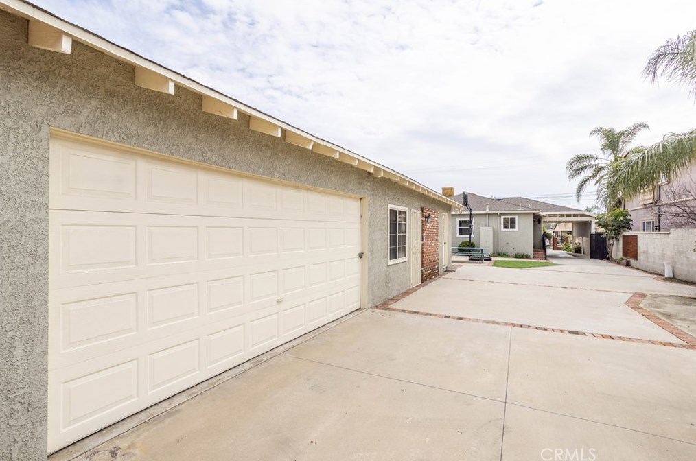 13167 Glamis St, Los Angeles CA  91331-3241 exterior