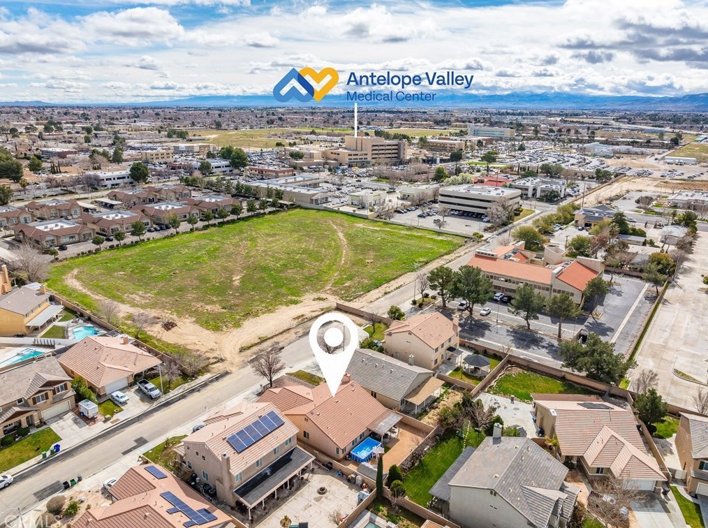 44515 17th St, Lancaster CA  93534-2863 exterior