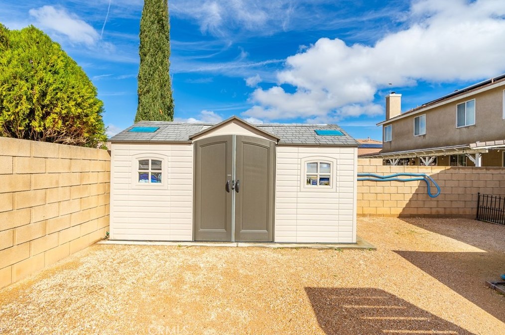 44515 17th St, Lancaster CA  93534-2863 exterior