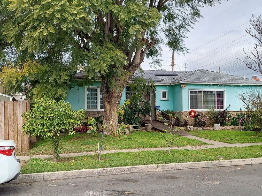 13727 Rayen St, Los Angeles, CA 91331-6143