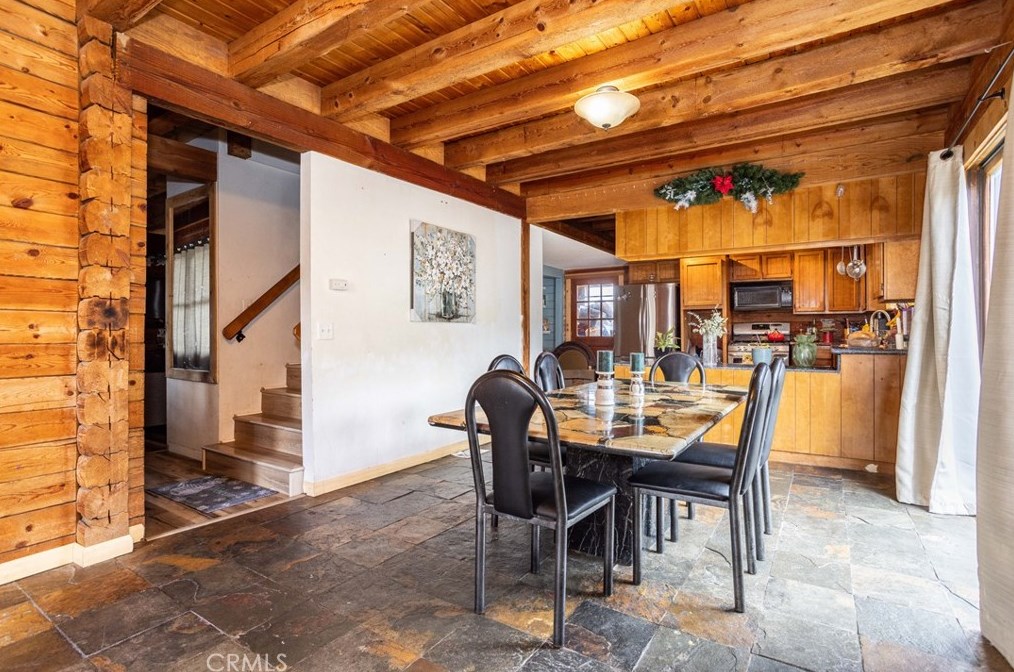 28320 Sierra Cross Ave, Santa Clarita, CA 91351-1633
