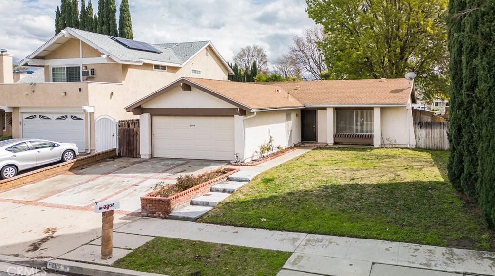 2206 Sargent Ave, Simi Valley, CA 93063-2747