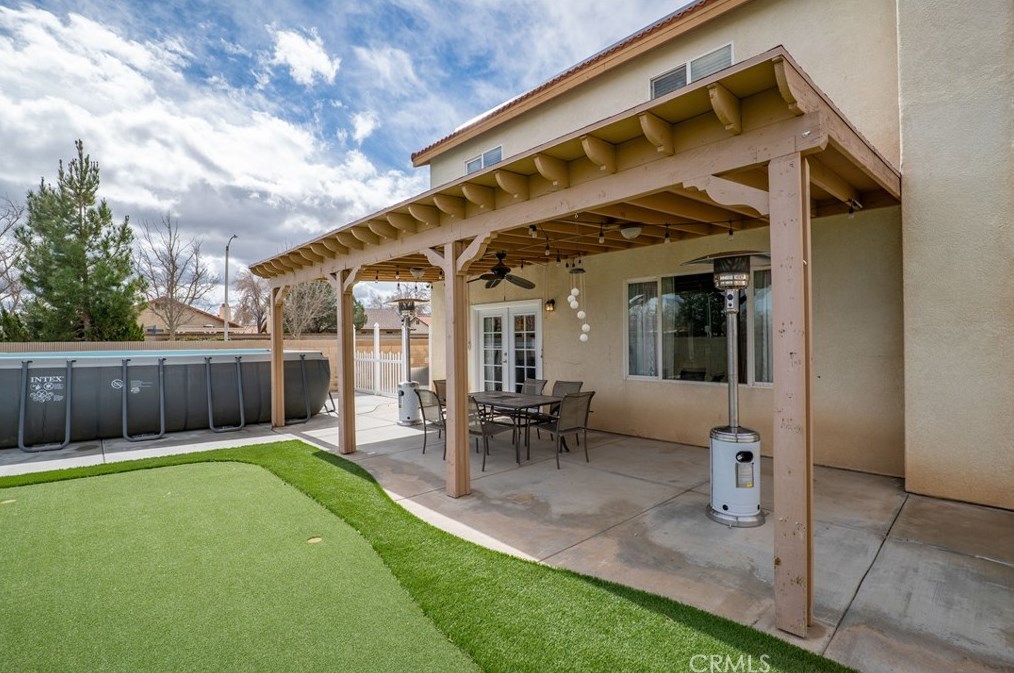 44004 Camellia St, Lancaster CA  93535-6146 exterior