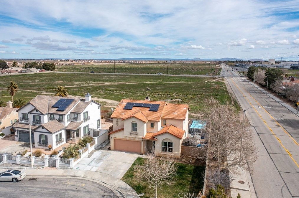 44004 Camellia St, Lancaster CA  93535-6146 exterior