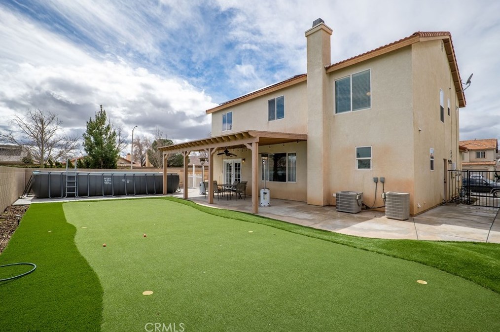44004 Camellia St, Lancaster CA  93535-6146 exterior