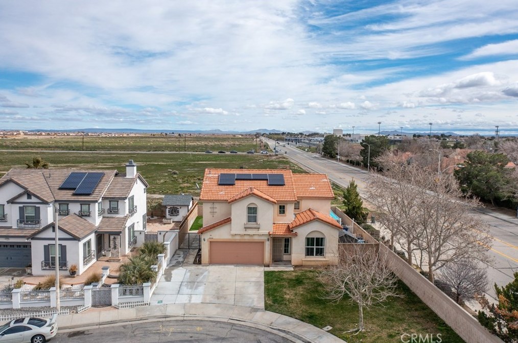 44004 Camellia St, Lancaster CA  93535-6146 exterior