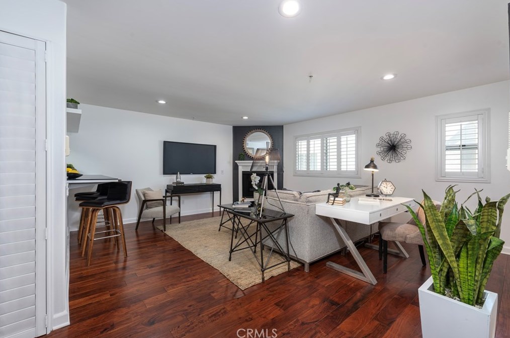 11038 Camarillo St #7, North Hollywood, CA 91602