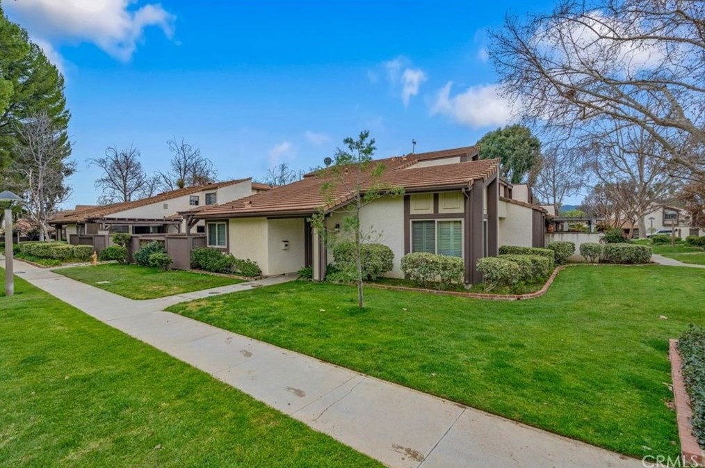 24769 Sand Wedge Ln, Santa Clarita, CA 91355-2312
