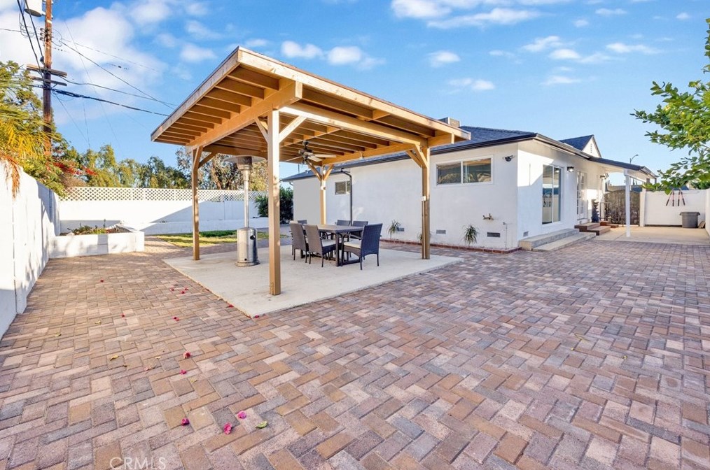 12609 Solvang St, North Hollywood CA  91605-2134 exterior