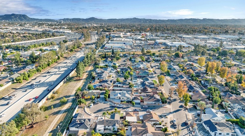 12609 Solvang St, North Hollywood CA  91605-2134 exterior