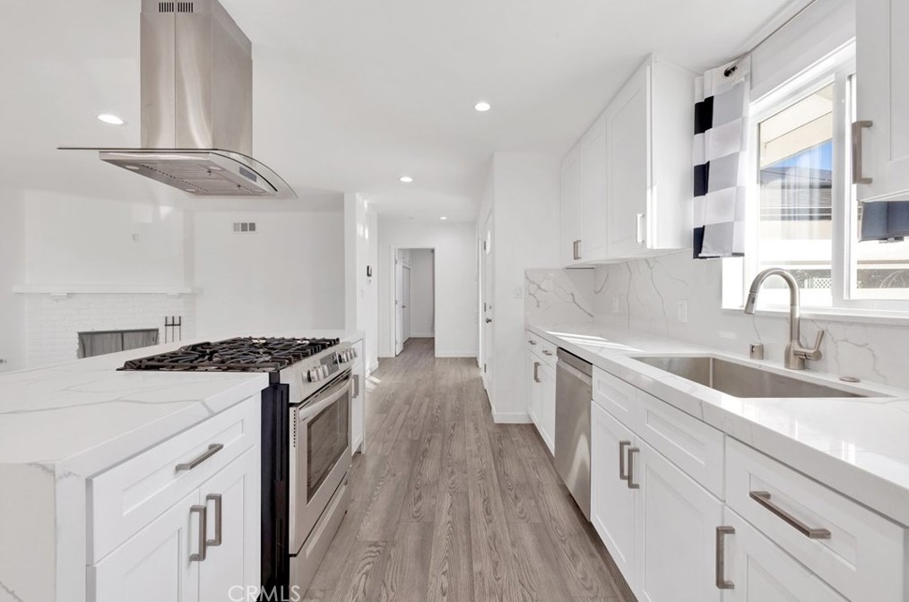 12609 Solvang St, North Hollywood CA  91605-2134 exterior