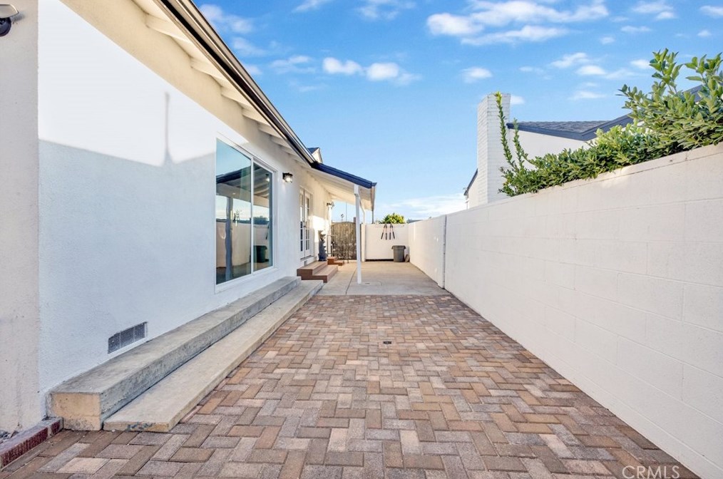 12609 Solvang St, North Hollywood CA  91605-2134 exterior