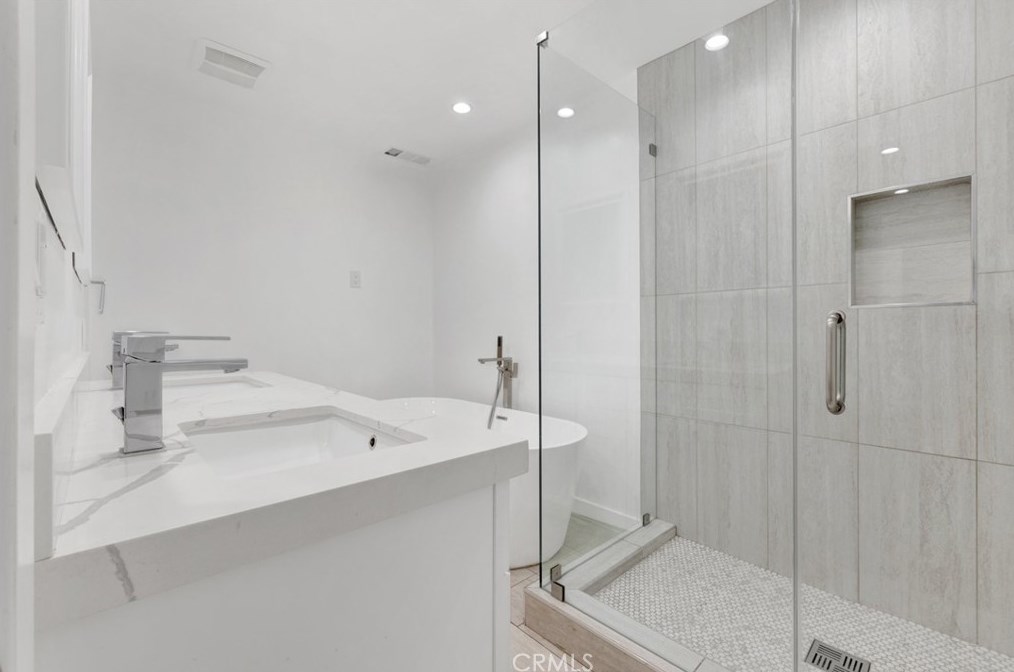 12609 Solvang St, North Hollywood CA  91605-2134 exterior