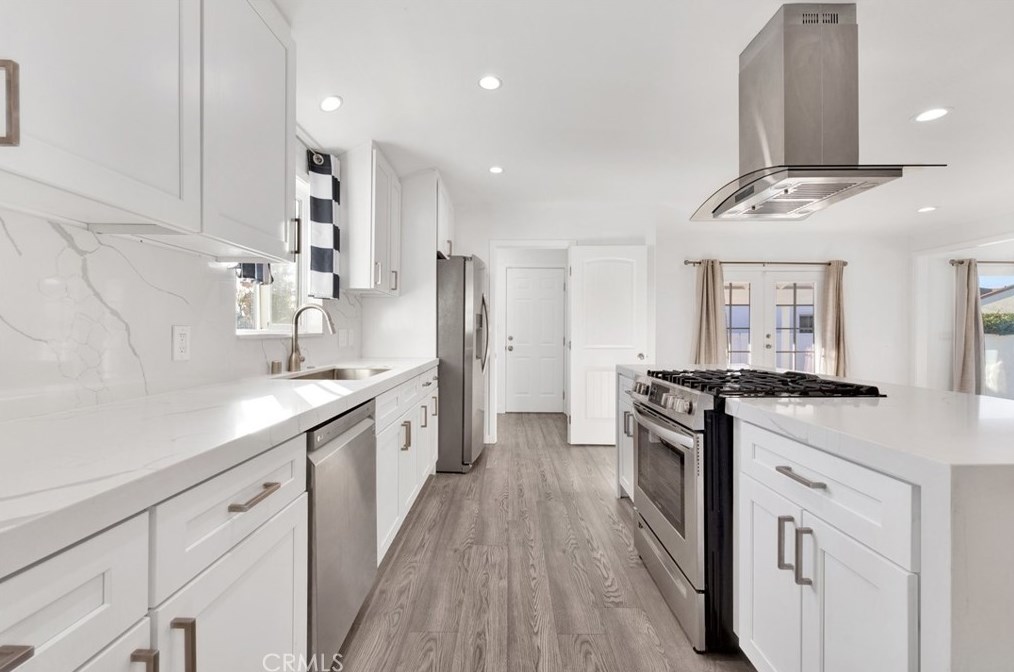 12609 Solvang St, North Hollywood CA  91605-2134 exterior