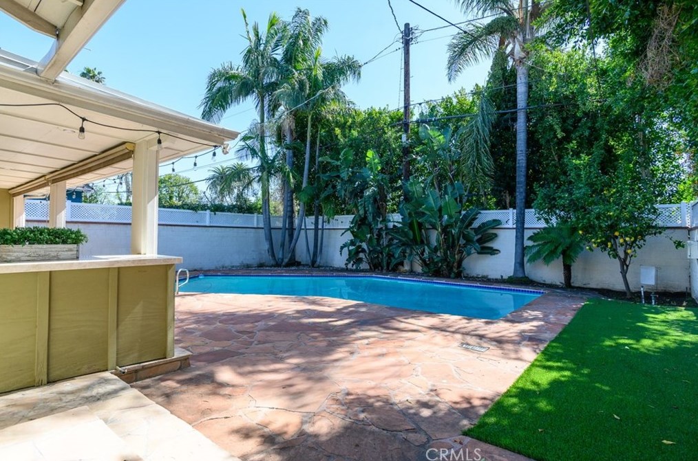 13158 Otsego St, Van Nuys CA  91423-1520 exterior