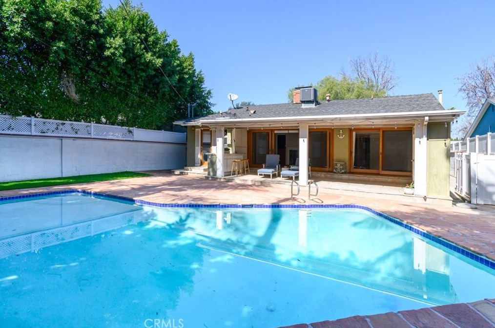 13158 Otsego St, Van Nuys CA  91423-1520 exterior