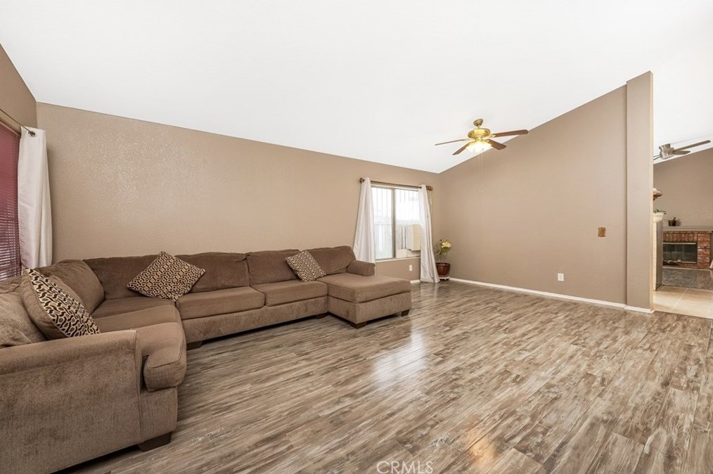 4035 Triton Dr, Palmdale CA  93552-3610 exterior