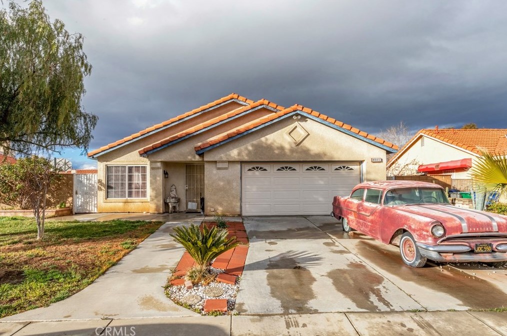 4035 Triton Dr, Palmdale CA  93552-3610 exterior