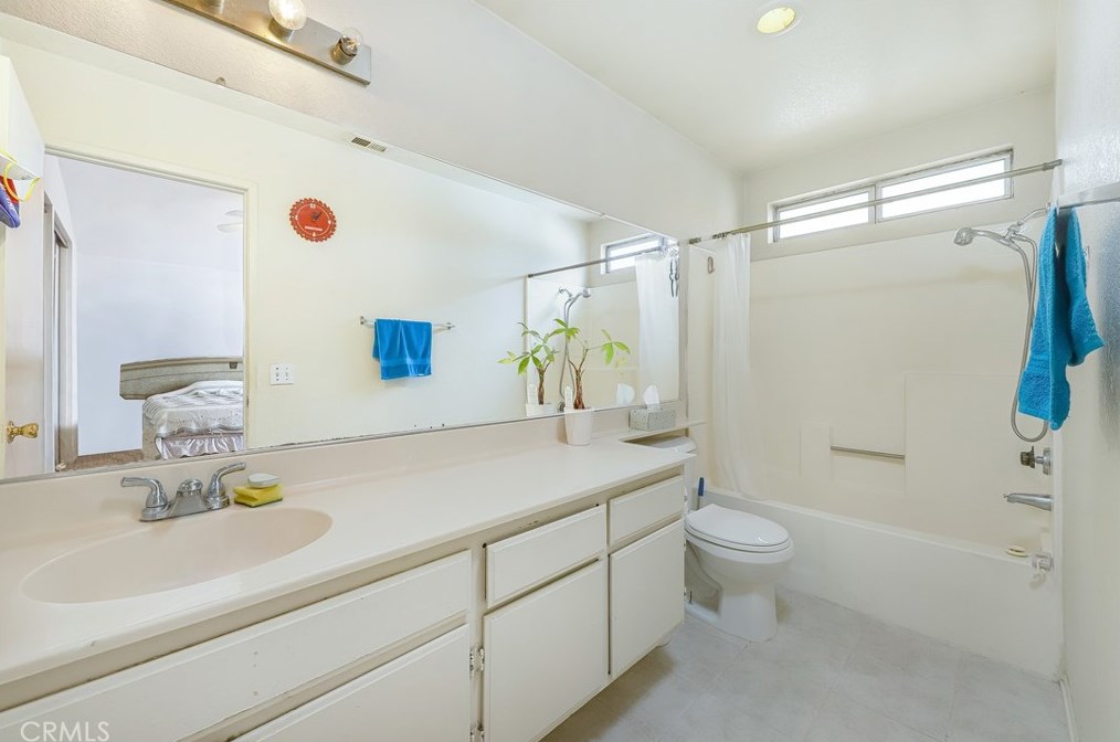 4035 Triton Dr, Palmdale CA  93552-3610 exterior
