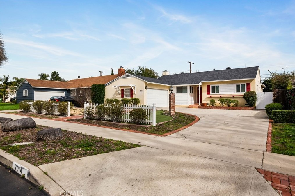 7014 Shoshone Ave, Van Nuys CA  91406-3528 exterior