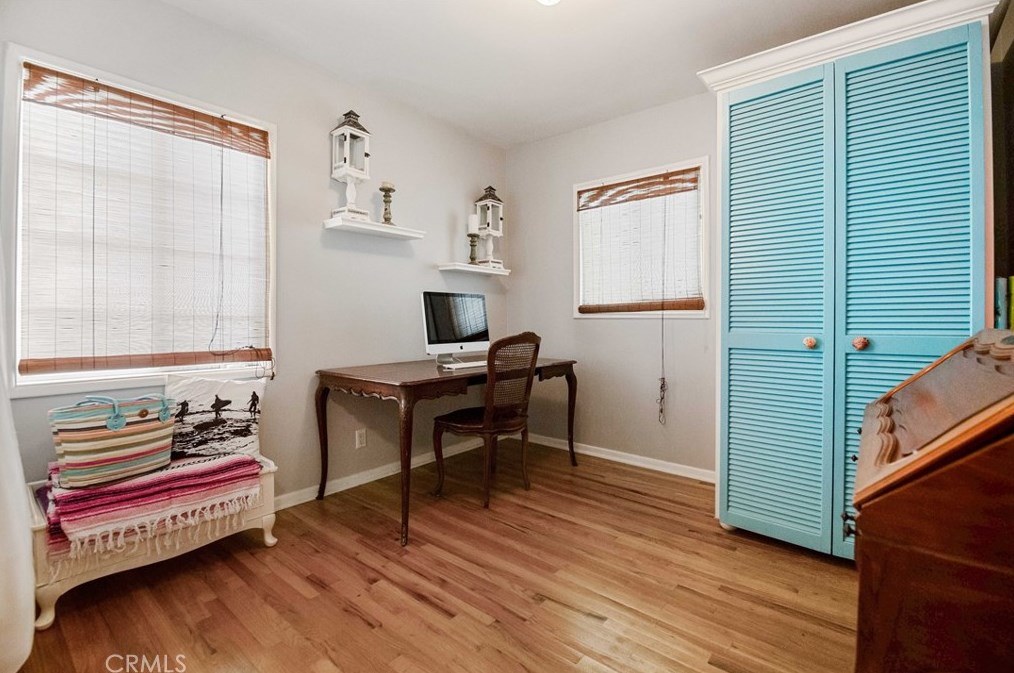 7014 Shoshone Ave, Van Nuys CA  91406-3528 exterior