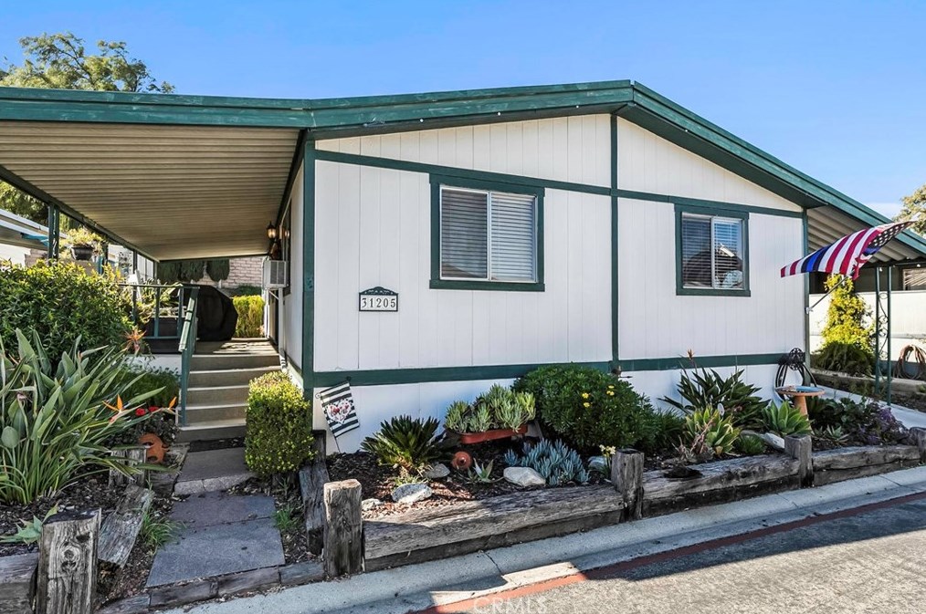 31205 Lakeview Way, Santa Clarita, CA 91384