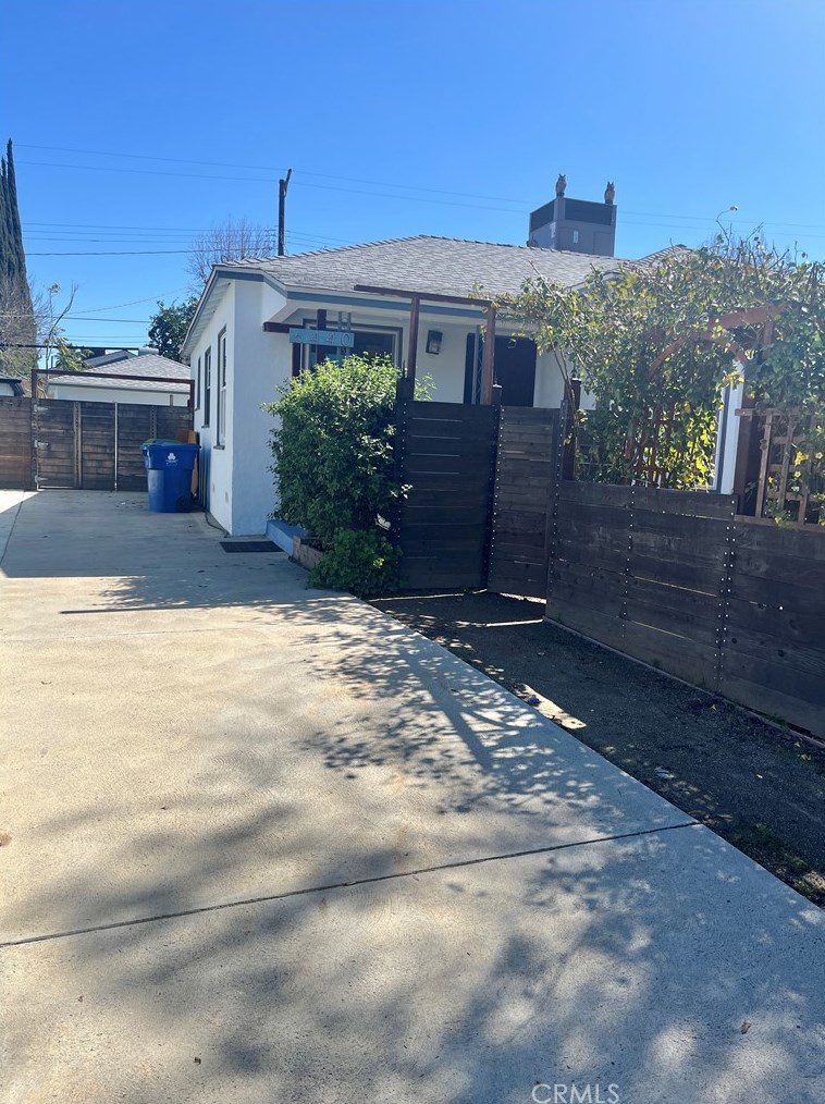 6440 Bertrand Ave, Los Angeles, CA 91335-6222
